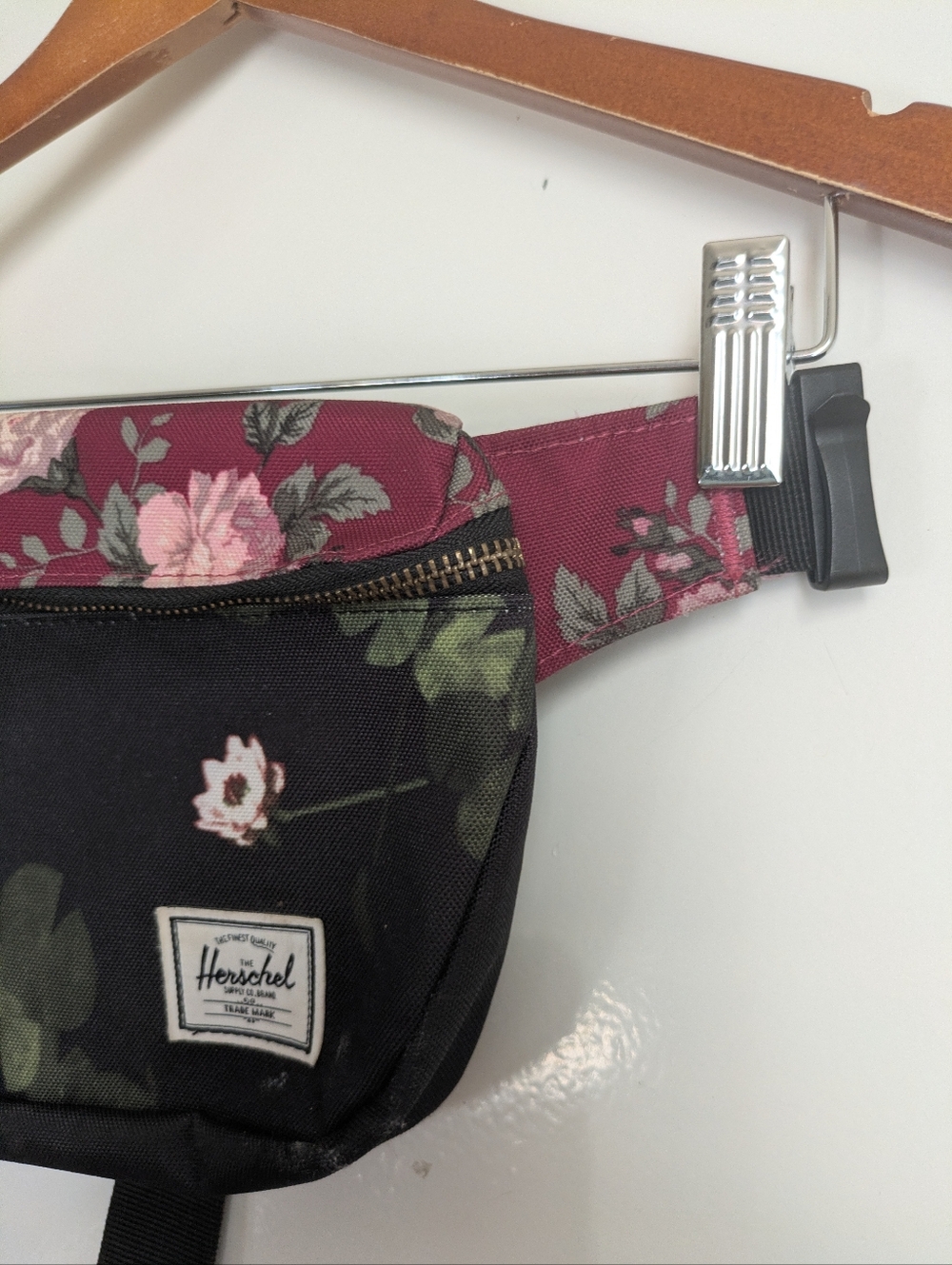 Herschel Fifteen 2L Black Floral Hip Lumbar Waist Fanny Pack Bag - Picture 6 of 16